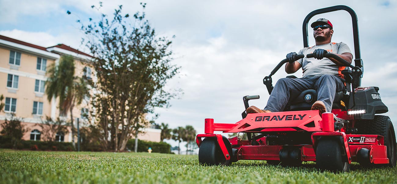 Gravely Pro-Turn 100 Zero Turn Lawn Mower | Gravely